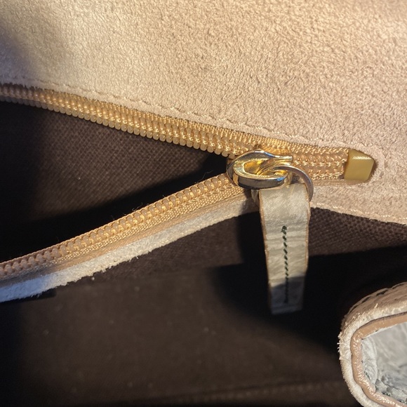 SOLD -Max Mara Sage Green Mock Croc Calfskin Margaux Bag - Picture 11 of 12